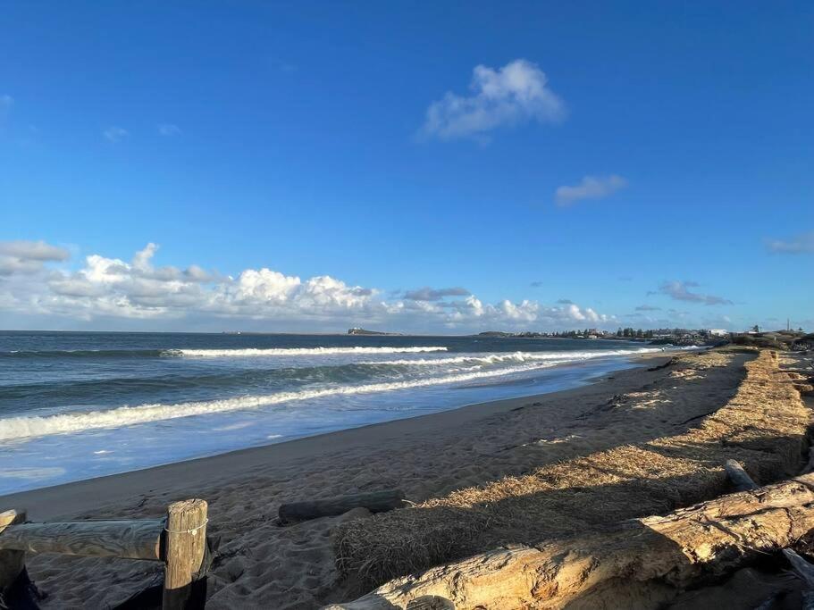 Beach House On Stockton Beach, Newcastle Villa Luaran gambar